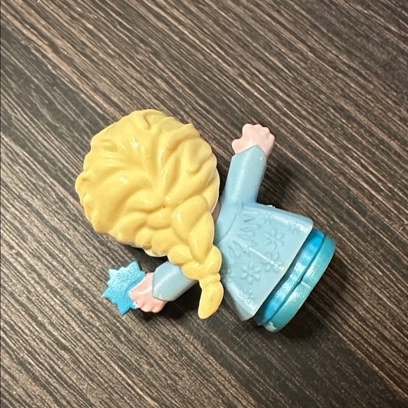 Fisher Price Little People Disney Frozen Elsa’s Ice Palace with Elsa figure ❄️ - Picture 15 of 15